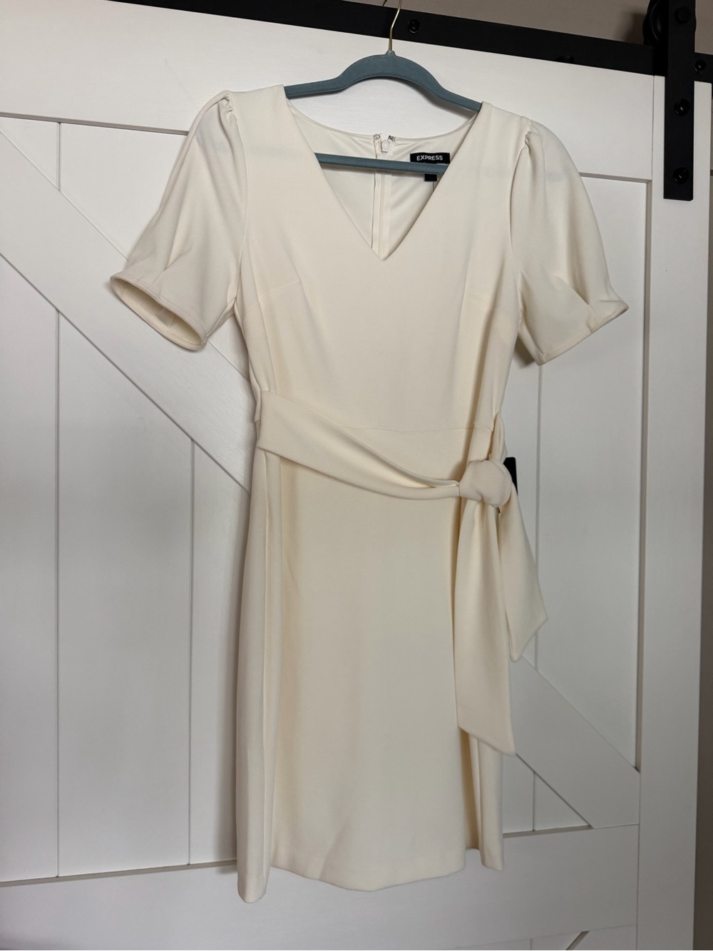 Express Cream V-Neck Tie-Waist Short Sleeve Dress